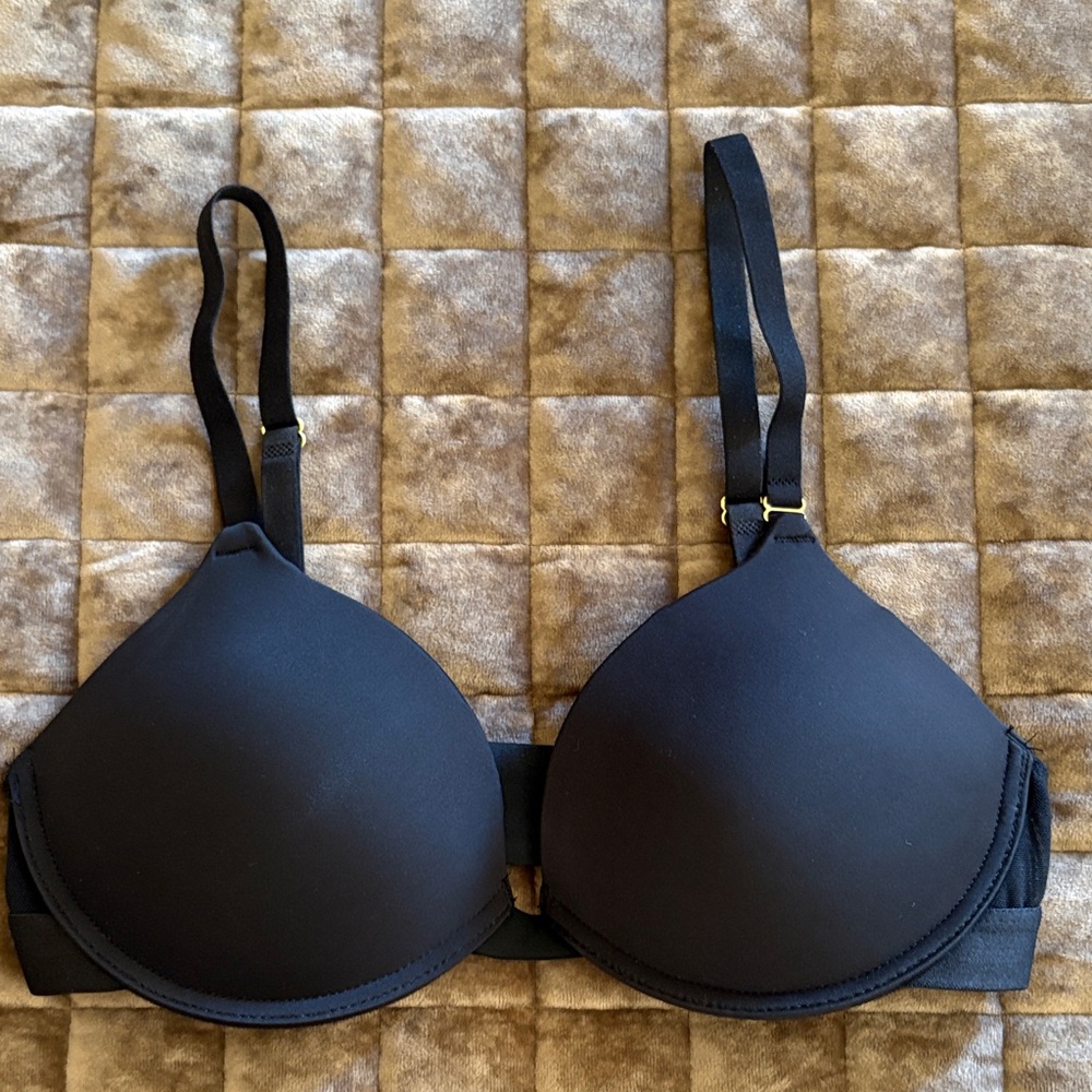 Everyday Smooth Black Padded Bra with Adjustable Straps